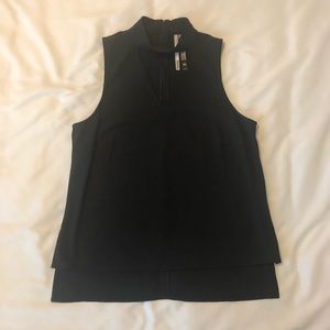Kensie keyhole top. Black. Size medium